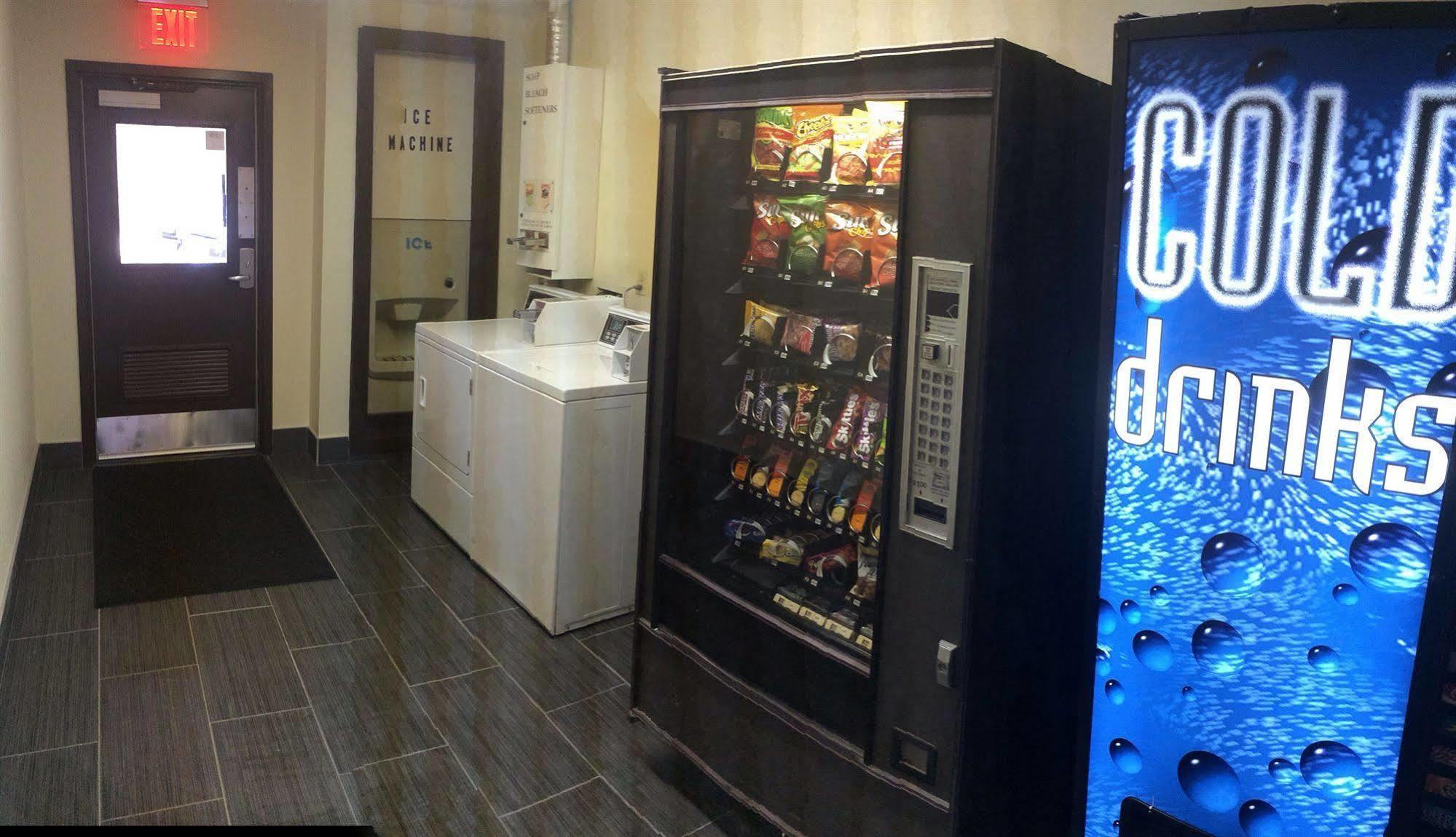 Boarders Inn & Suites By Cobblestone Hotels - Ashland City Экстерьер фото