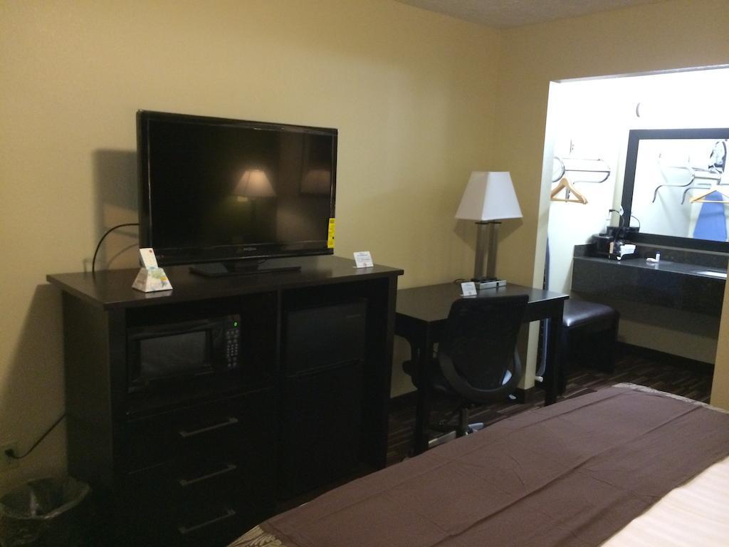 Boarders Inn & Suites By Cobblestone Hotels - Ashland City Номер фото